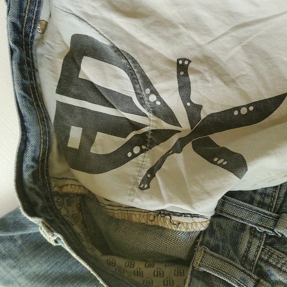 Artful Dodger Knifes Embroidery Light Wash Distressed Jeans Size 34 X 30 - Picture 11 of 13